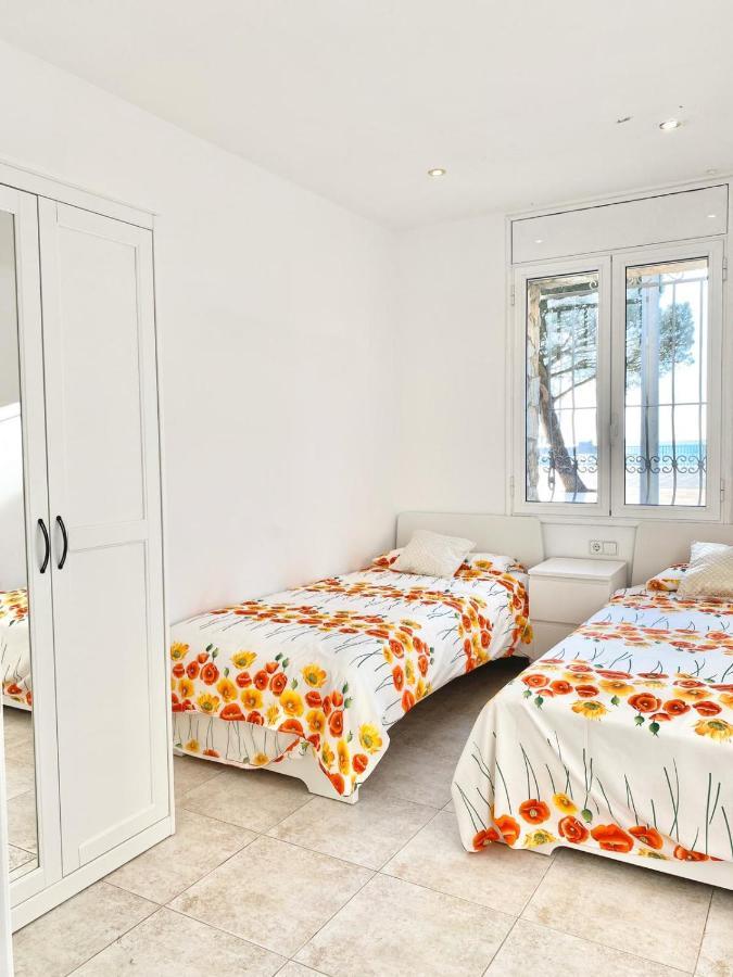 Appartement Devant La Plage โรเซส ภายนอก รูปภาพ