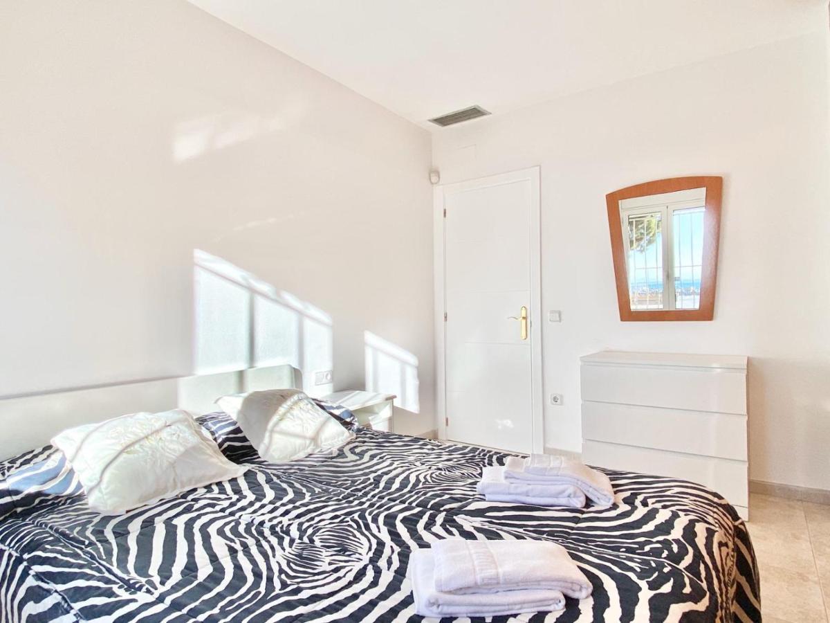 Appartement Devant La Plage โรเซส ภายนอก รูปภาพ