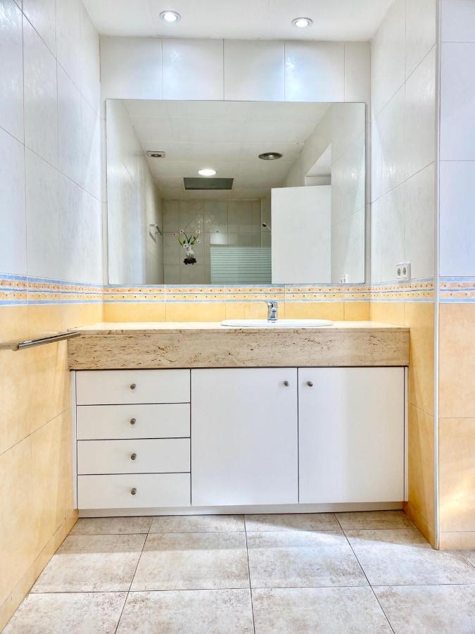 Appartement Devant La Plage โรเซส ภายนอก รูปภาพ