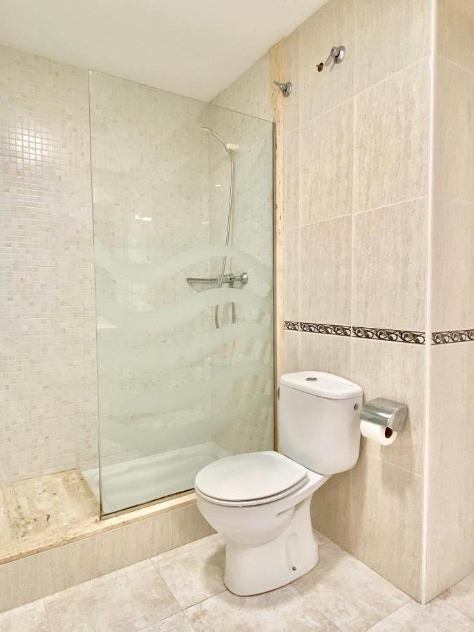 Appartement Devant La Plage โรเซส ภายนอก รูปภาพ