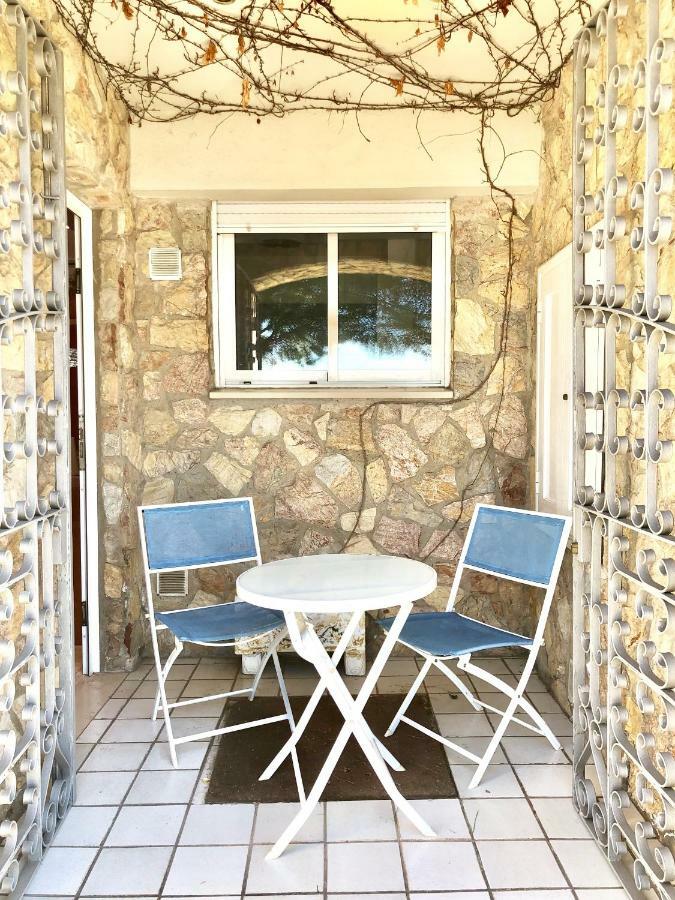 Appartement Devant La Plage โรเซส ภายนอก รูปภาพ